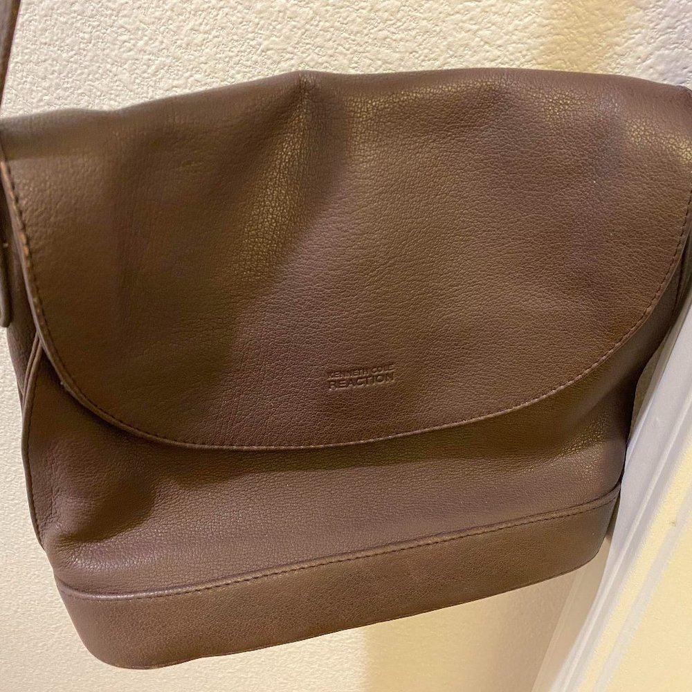 Vintage Kenneth Cole Reaction Leather Crossbody Bag
